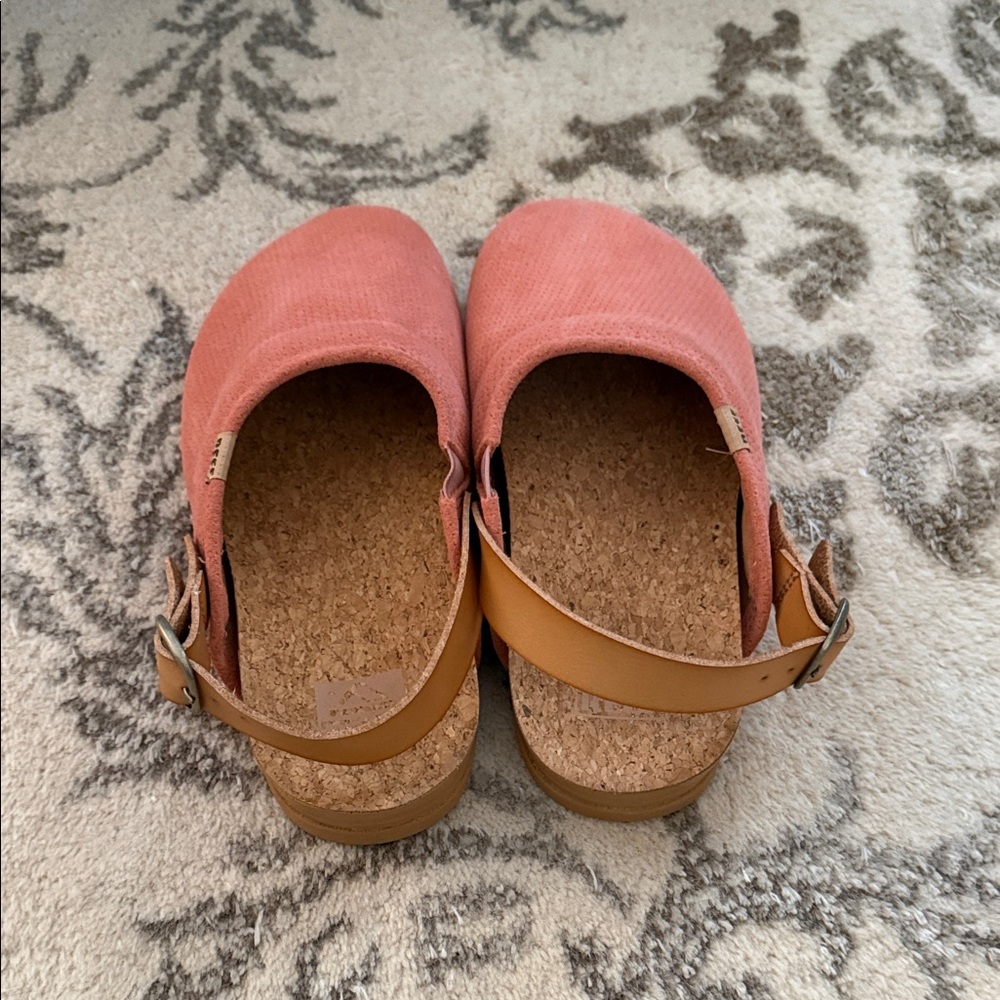 Reef Women’s Slip On Coral. - Picture 3 of 6